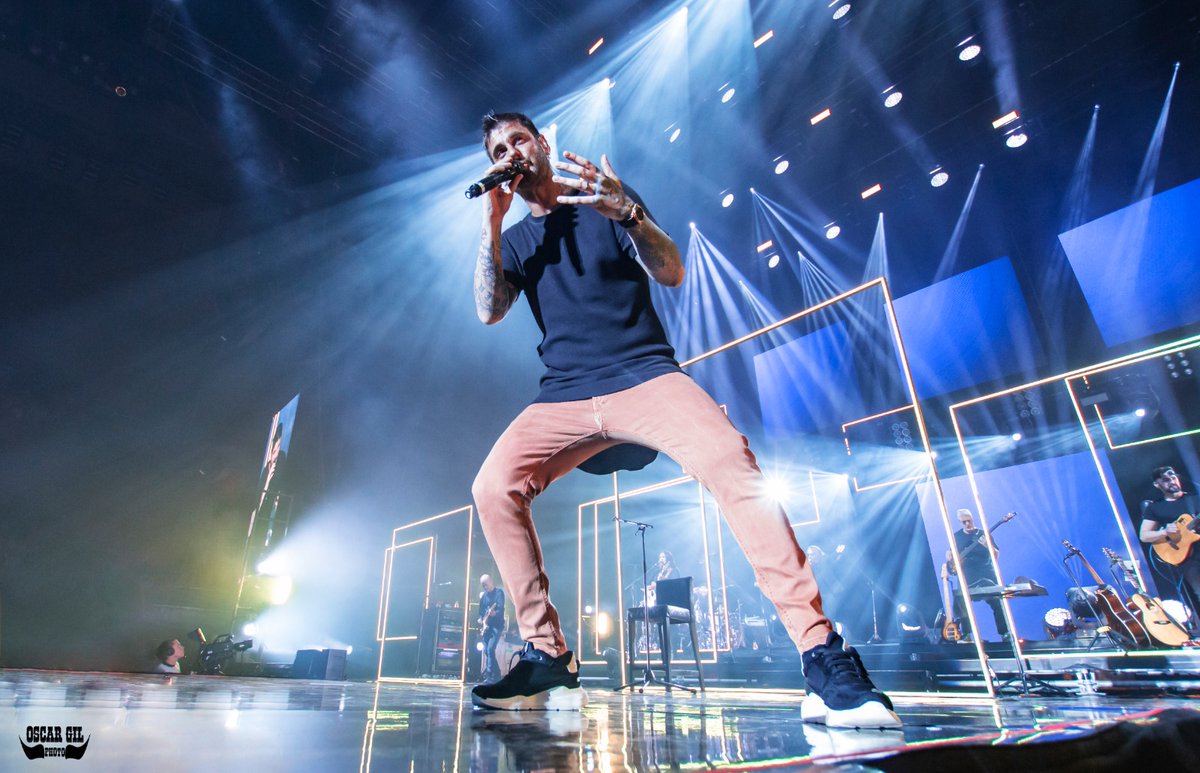 elultimopress's tweet photo. Concierto de @MelendiOficial en el @WiZinkCenter de Madrid @CarlitoRecords @SonyMusicSpain
#Melendi #micuboderubik #micuboderubiktour #concierto #photo #photoconcert #carlitorecords #sonymusic #wizink #madrid #press #AgenciaPremier #elÚltimo
Foto 📸: @OscarGil1324 https://t.co/SOr5fDVPZy
