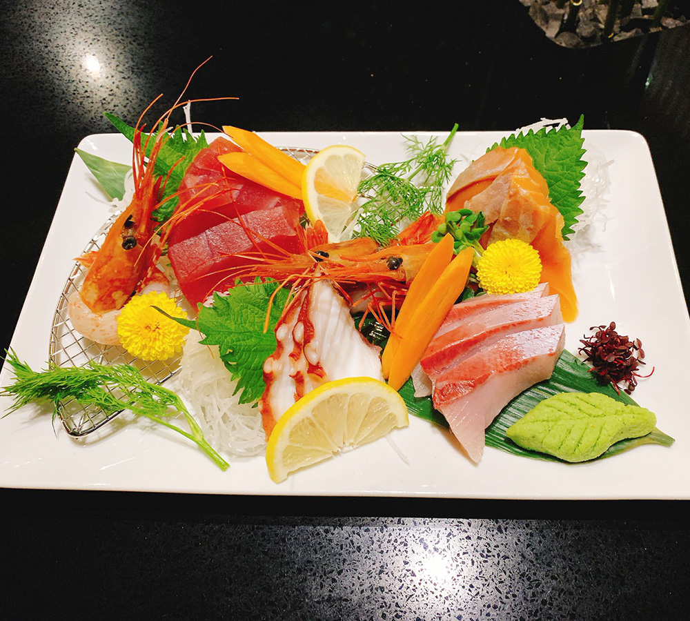 5 kinds of sashimi platter😋

#Denman #Vancouver #VancouverBC #denmanstreet #BritishColumbia #vancity #vanfood #izakayagons #Canada #dovf2020 #gons #vancouverfoodie #vancouverfoodies #vanlovers #steamed  #denmaneats #sashimi #dovf