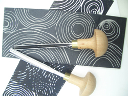 NEW COURSES at THE PRINT SHED - *|theprintshed.net/index.php|*
Fab unscary Drawing with mixed media or have a day using Charcoal and Graphite. Learn to make a linocut, Understand Etching with saline solution.
Great Courses at The Print Shed theprintshed.net/courses/