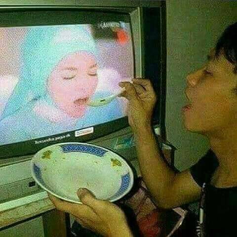 yenapasi's tweet photo. Sobat seperternakan lalerku @yeddingi @rveuxgi ayo makan dulu, jangan makan janji palsu mulu pffft. https://t.co/qgDd9hE7aa