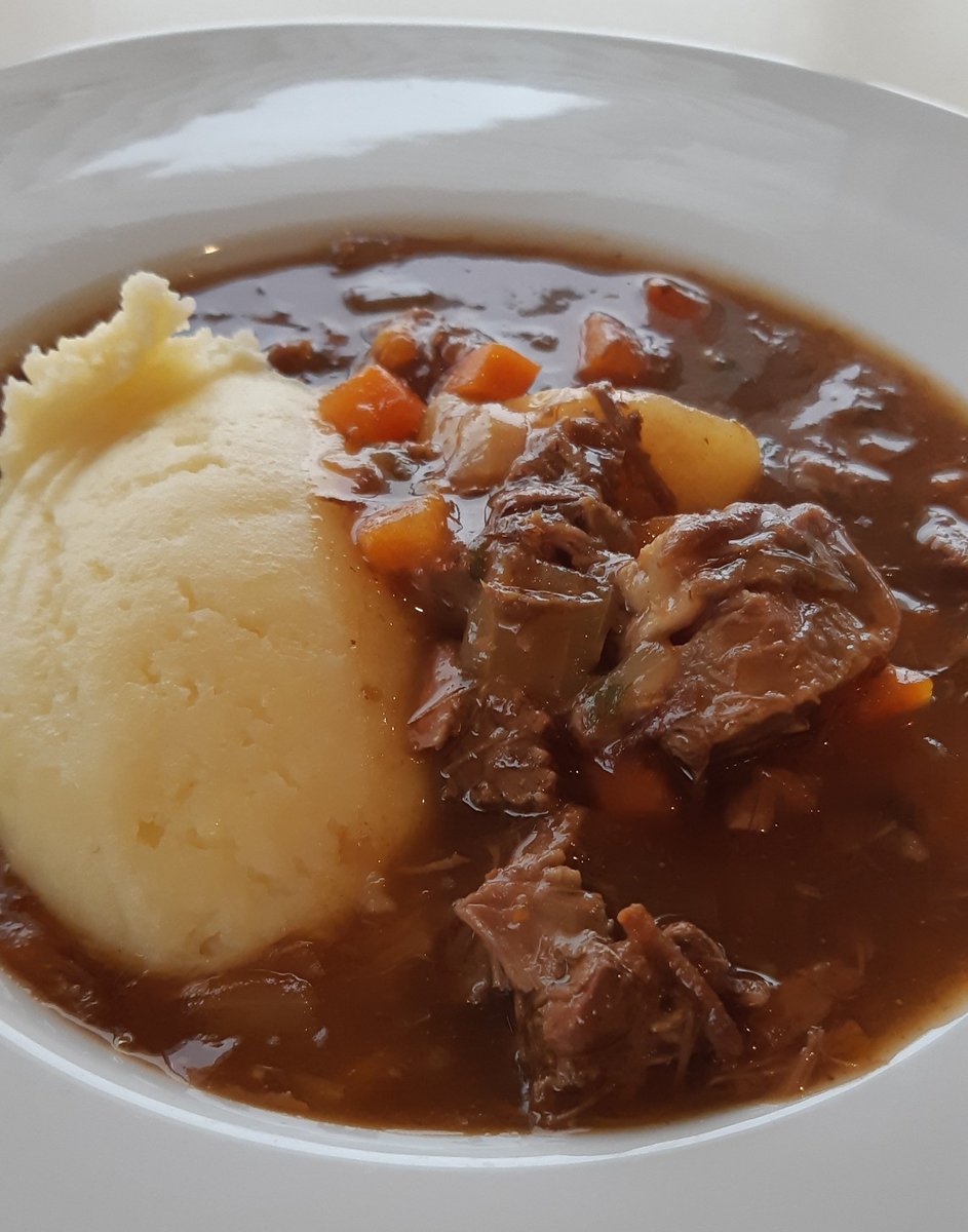 GoodEnuftoEat_'s tweet photo. Two big games on the TV tomorrow and we are open for Sunday Lunch. Sit back enjoy your lunch &amp; watch the matches here at @GowranPark1 https://t.co/OsjhkQm5pP