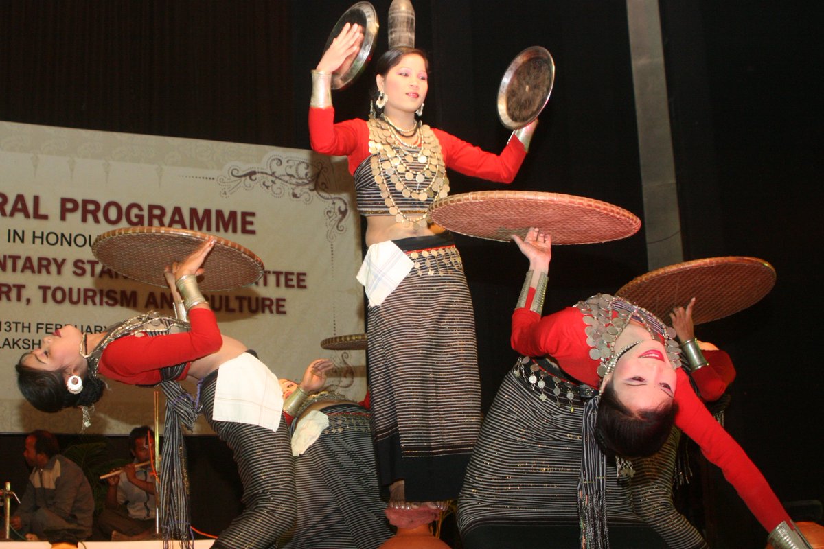 Tripura Tourism su Twitter: "The Hojagiri folk dance of the Reang sub tribe of Tripura is well known all over the world...Come & visit Tripura and experience the exquisite cultural diversity. Follow