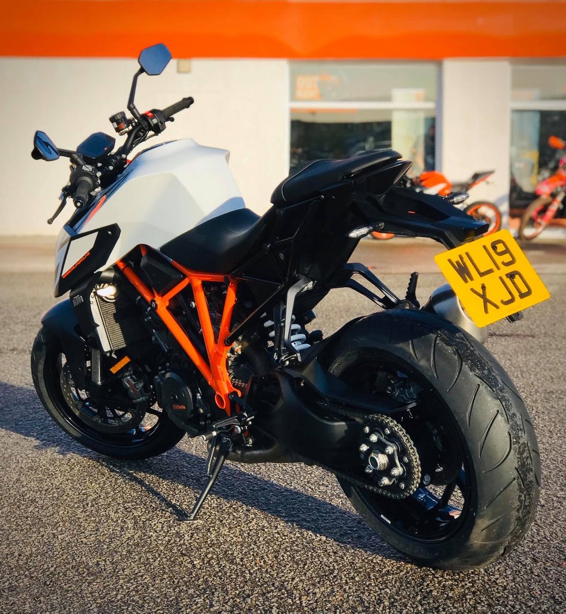 racing_jd's tweet photo. 🚨 Demonstrator Sale 🚨
1290 Super Duke R 2019
722 Miles
2019 (19 Plate)
Includes
Performance Pack
Track Pack
First Service ✅
825mm Seat Height
173 HP
Current List Price £14511 *inc packs
OUR DEMO PRICE £11399 saving over £3000

Call or message for information
01752 848888

🧡 https://t.co/kQoanqBkvb