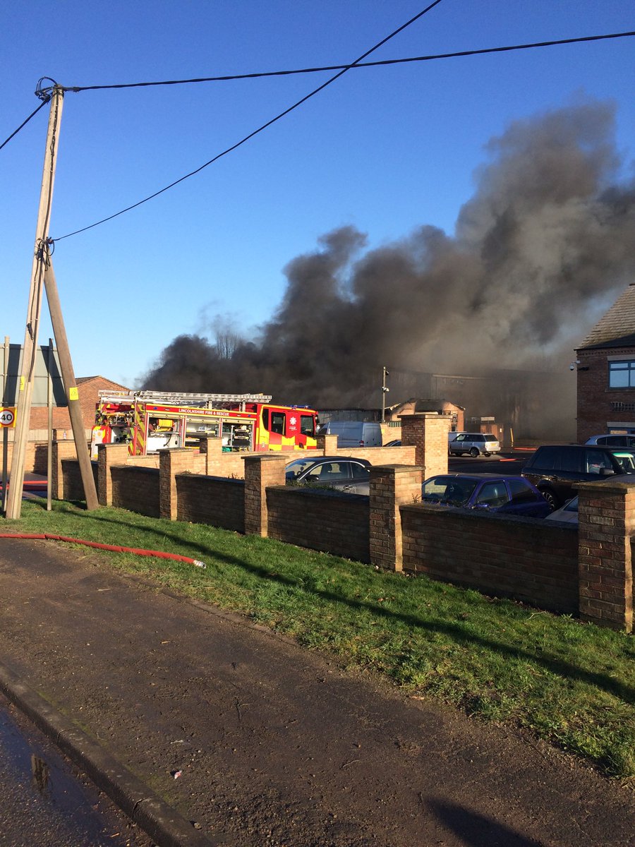 james_perring's tweet photo. Currently assisting #LincsF&amp;R with a large fire. Please avoid the A151 at pode hole. https://t.co/5OShMgKg6v