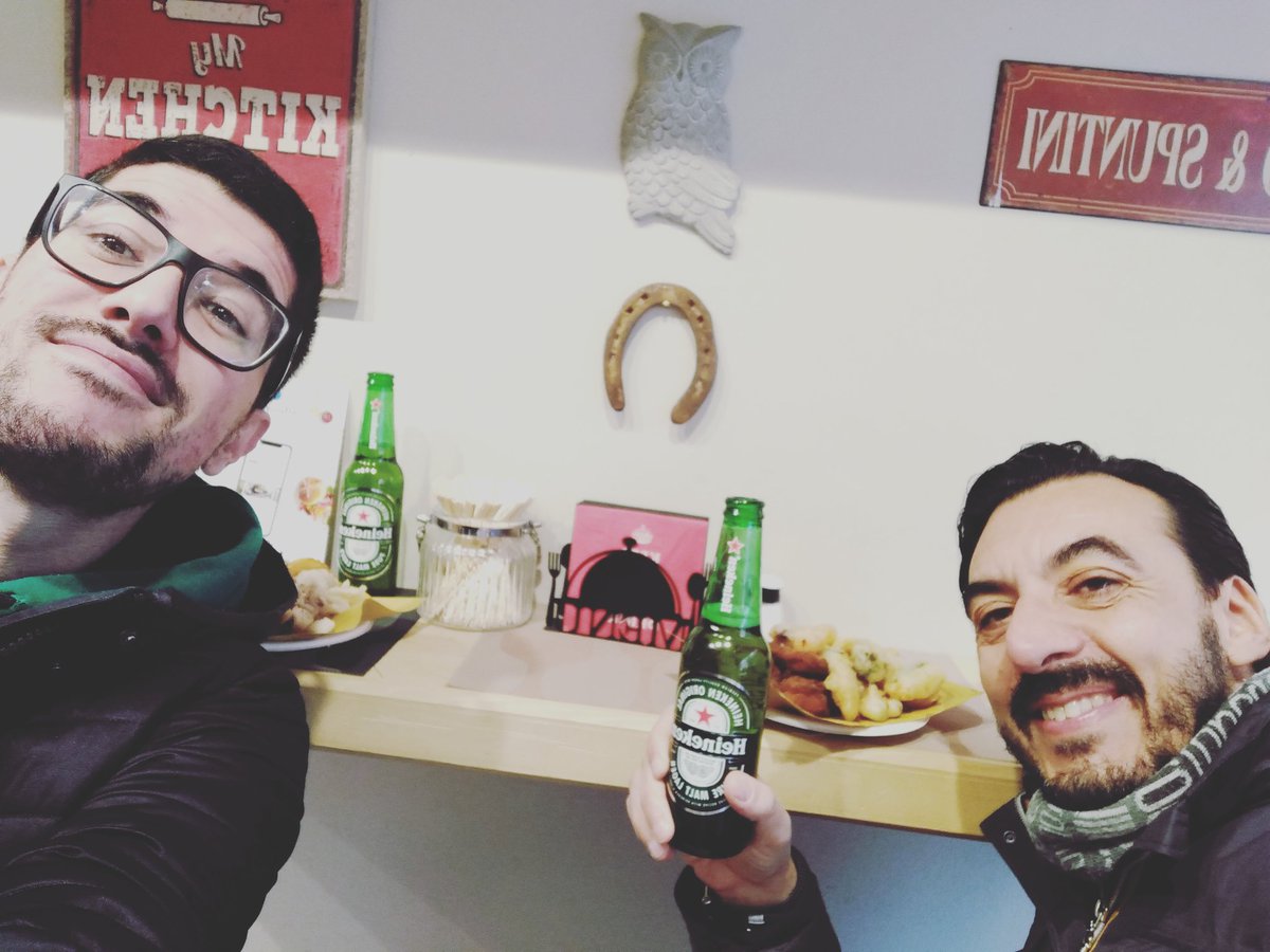 MrFox_86's tweet photo. Com'è che diceva la leggenda? Che ogni tanto fa bene sovraccaricare il fegato col fritto, giusto? 👀
#fryed #friends #sotasty  https://t.co/WsyvuAvCMc
With @ComeEffe https://t.co/VjDiyTXCPk