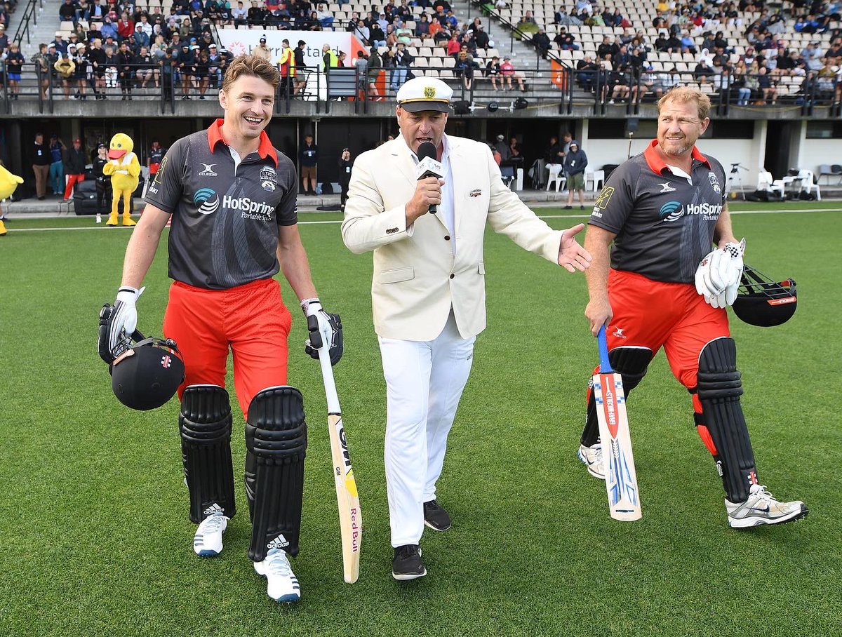 Beauden Barrett On Twitter Another Fun Day Out At The T20blackclash Gutted That Team Rugby Fell Short But Cool To See Mahelajay Again And Meet The Great Murali Https T Co Tcfcsedrnh