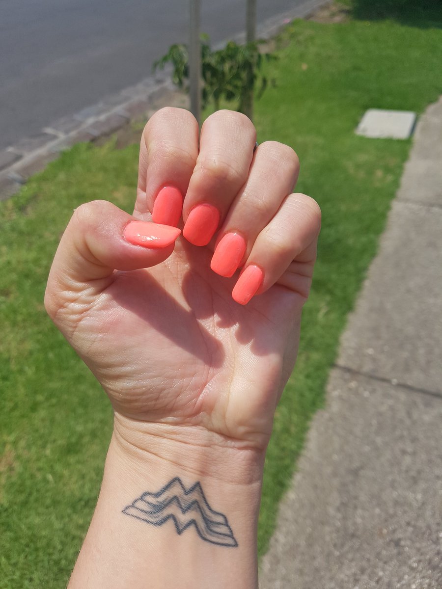 baeoflight's tweet photo. best Saturday. brunch w @emlypie and #tinyralph, new nails, gins with @gannet_guts, vacuuming, putting away ALL THE LAUNDRY and roasting up a ton of meal prep + taco mince, some self care and stretches, and finally a cute new date βββ https://t.co/yk9MrtvalZ