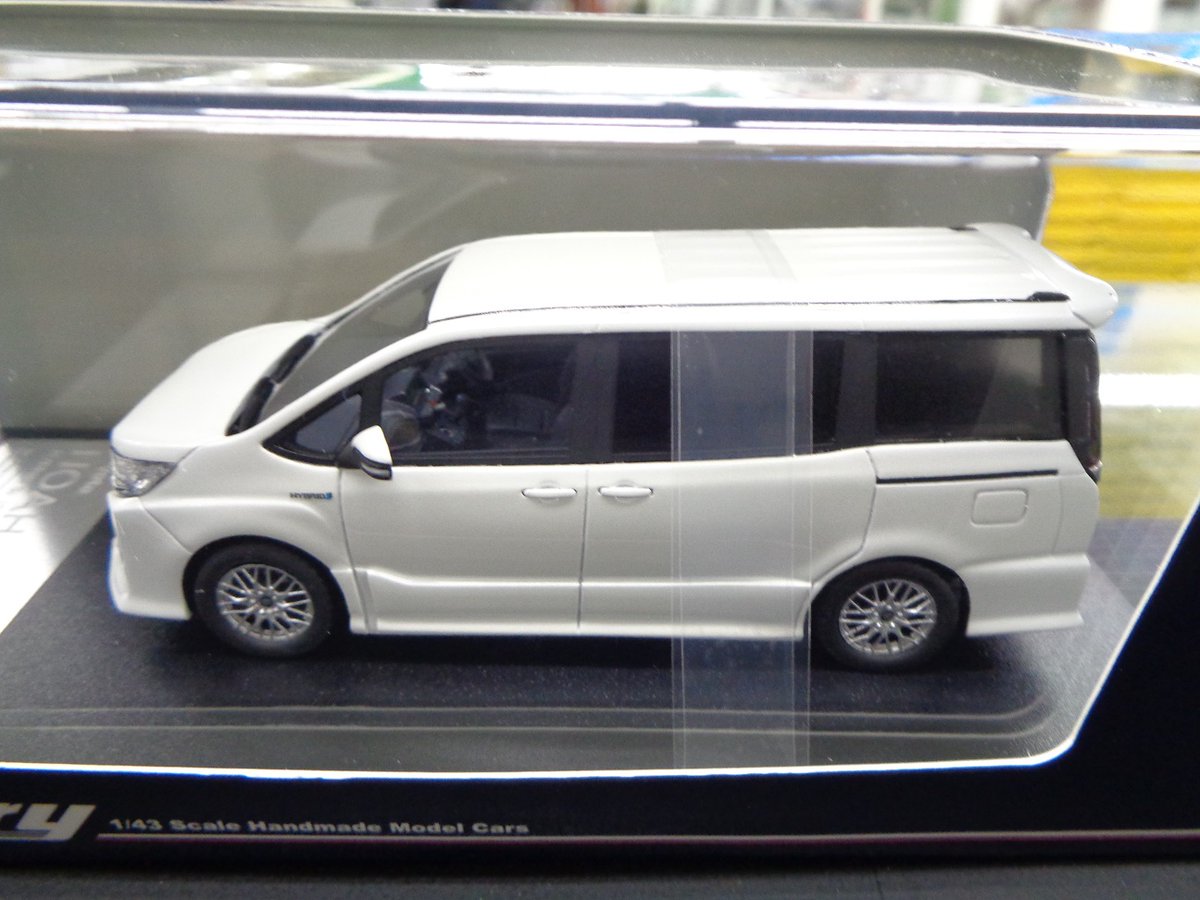 ホワイトパール トヨタ ノアミニカー トヨタ 新型ノア ミニカー カラー