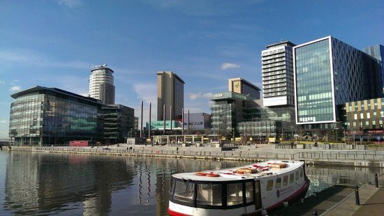 L2MUltra's tweet photo. All Manchester to Liverpool Ultra® runners ~ We know it's best to Book Ahead so here’s some information about Parking and Hotels close to the START and FINISH Points ...

For all M2L Ultra® Race Information visit @ https://t.co/0nJyMbY12e and our #l2multra Facebook page 🙂 https://t.co/1F3398LcVf