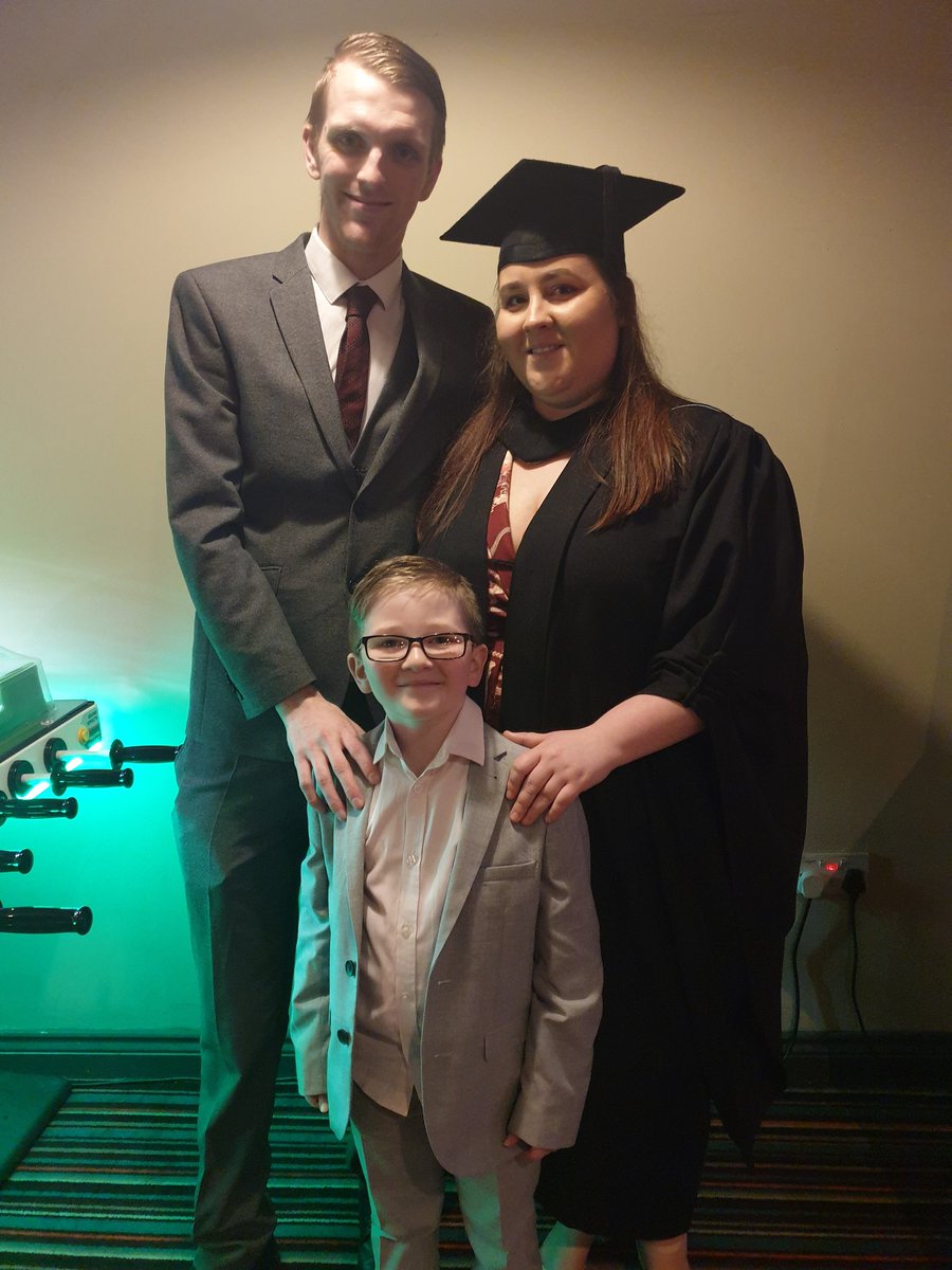 emmajayne101293's tweet photo. Graduation Day 👩🏻‍🎓🎓 #universityofHull #graduatednurse #classof2019 @HullNursing https://t.co/QgJS1je2K1