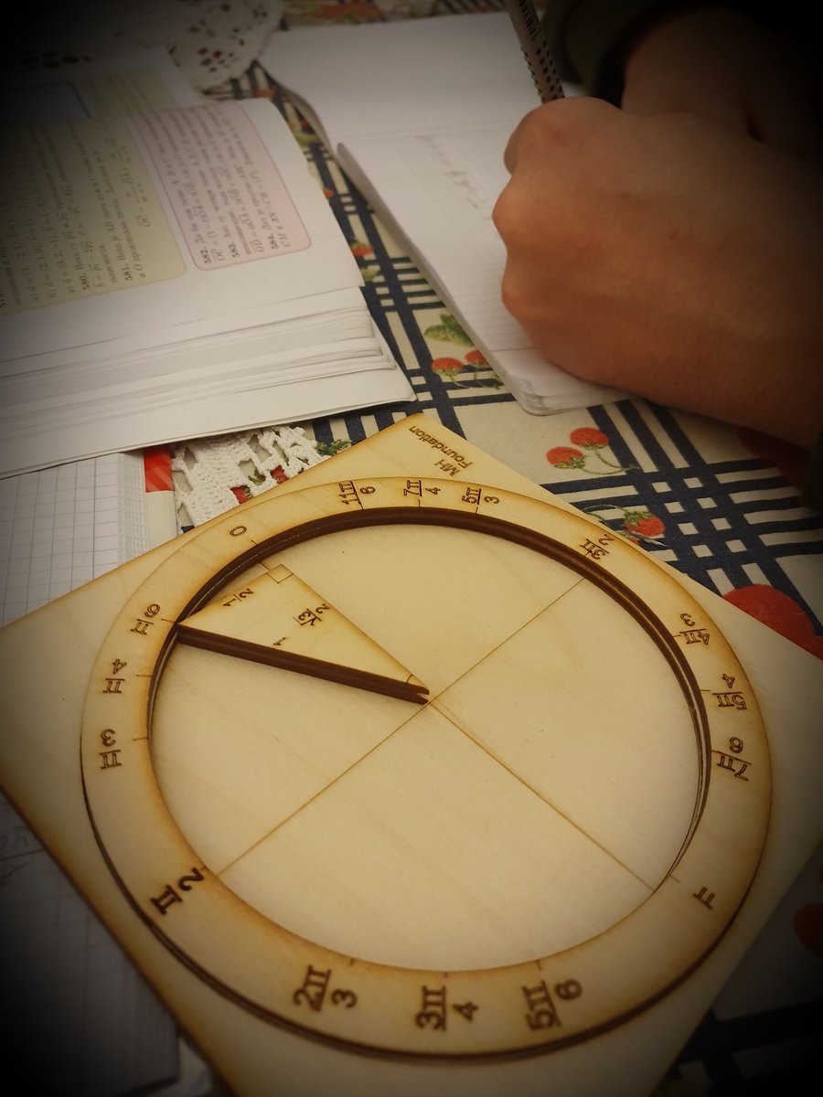 mathemalicious's tweet image. Playing and learning... So easy to do the homework with #HandsOn #trigonometry thanx to @MathHappensOrg 😎 #MathHappens #math #maths #mathematics #MathIsFun #math #JoyfulMath #JoyfulMaths