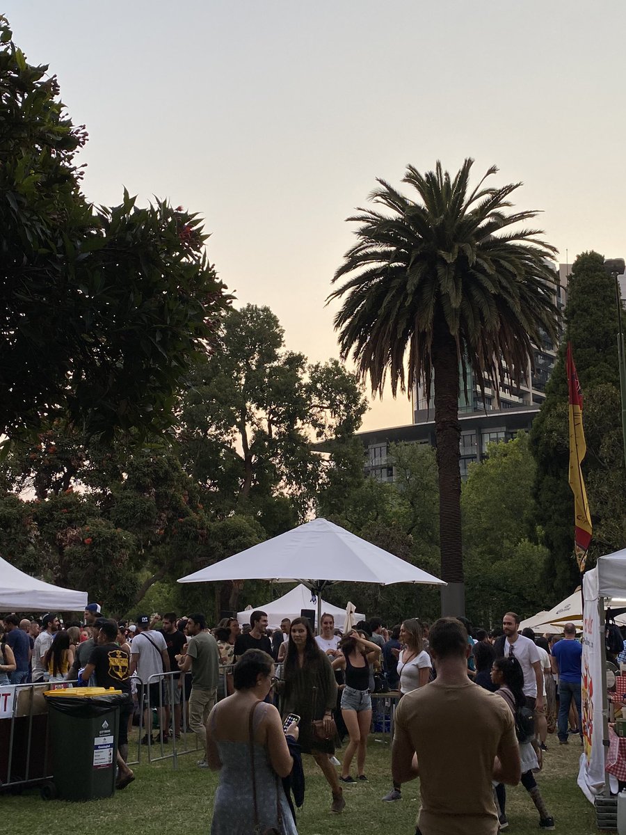 vishnukvs's tweet photo. This city #Melbourne never stops partying @cityofmelbourne https://t.co/6SXPAQVPRm