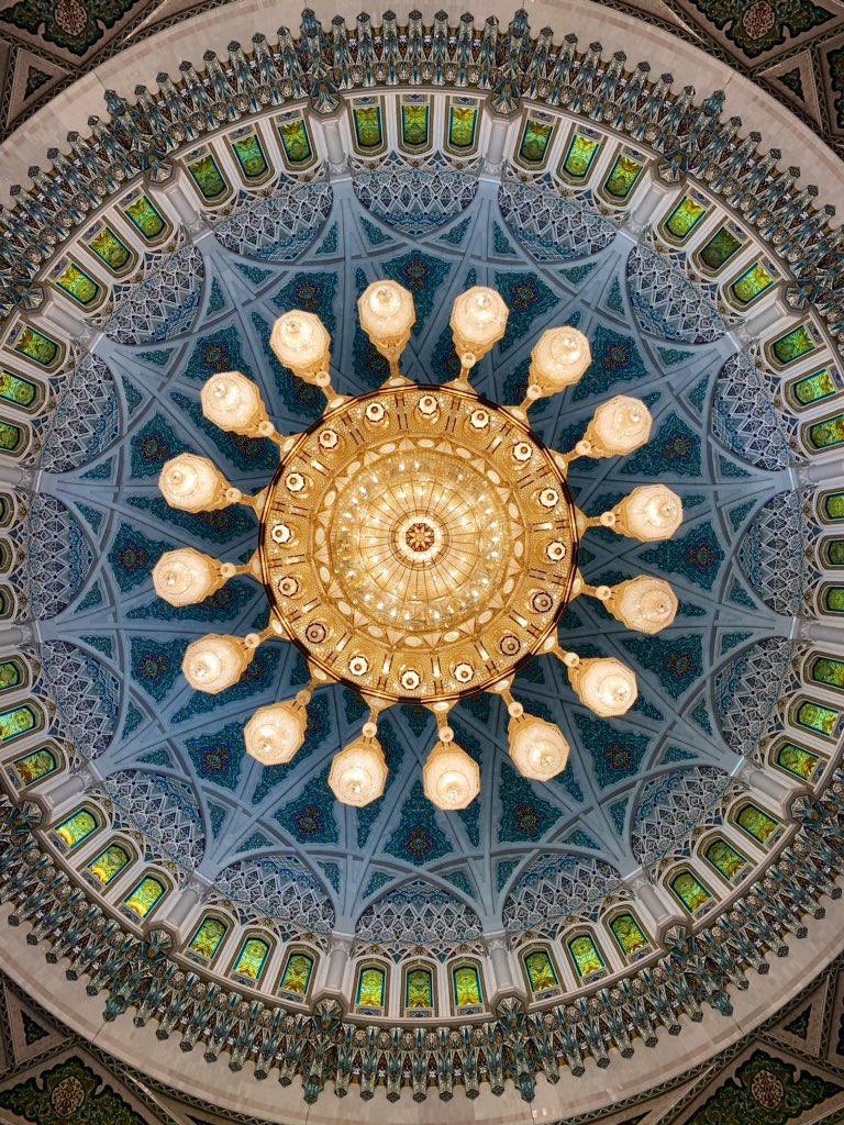 Once the world’s largest chandelier, this magnificent spectacle hangs from the dome of Sultan Qaboos Grand Mosque, Muscat. The late Sultan Qaboos’ funeral prayer was held here exactly a week ago before the cortège left for the family tomb nearby. 

#muscat #grandmosque