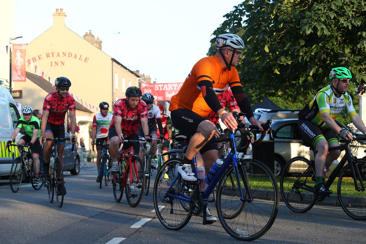cyculcc's tweet photo. Waves of cyclists leaving the Square in Moy.
#lapthelough #LTL #LTL15 #roadcycling #roadbike #ciclismo #sportive #bici #bicicleta #cyclinglife #velo #nature #bikes @discoverni #ireland #ulster #cycul #cycleculture #cyclinglover #clcyinglife #discoverni https://t.co/OOV9Gvd0Ab