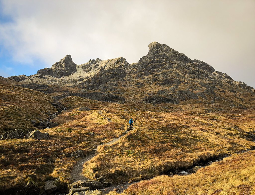 James and I set off around dawn up the beallach (pass) from Arrochar towards The Cobbler - it looks like winter is giving Scotland a miss this year.
.
With: @central_adventures 
.
#Scotland #Arrochar #Highlands #mountainscapes