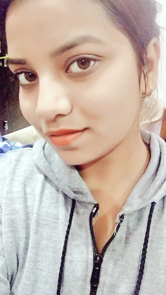 Niharik29021097's tweet photo. #Simplecaption https://t.co/cjM6AvZhDS