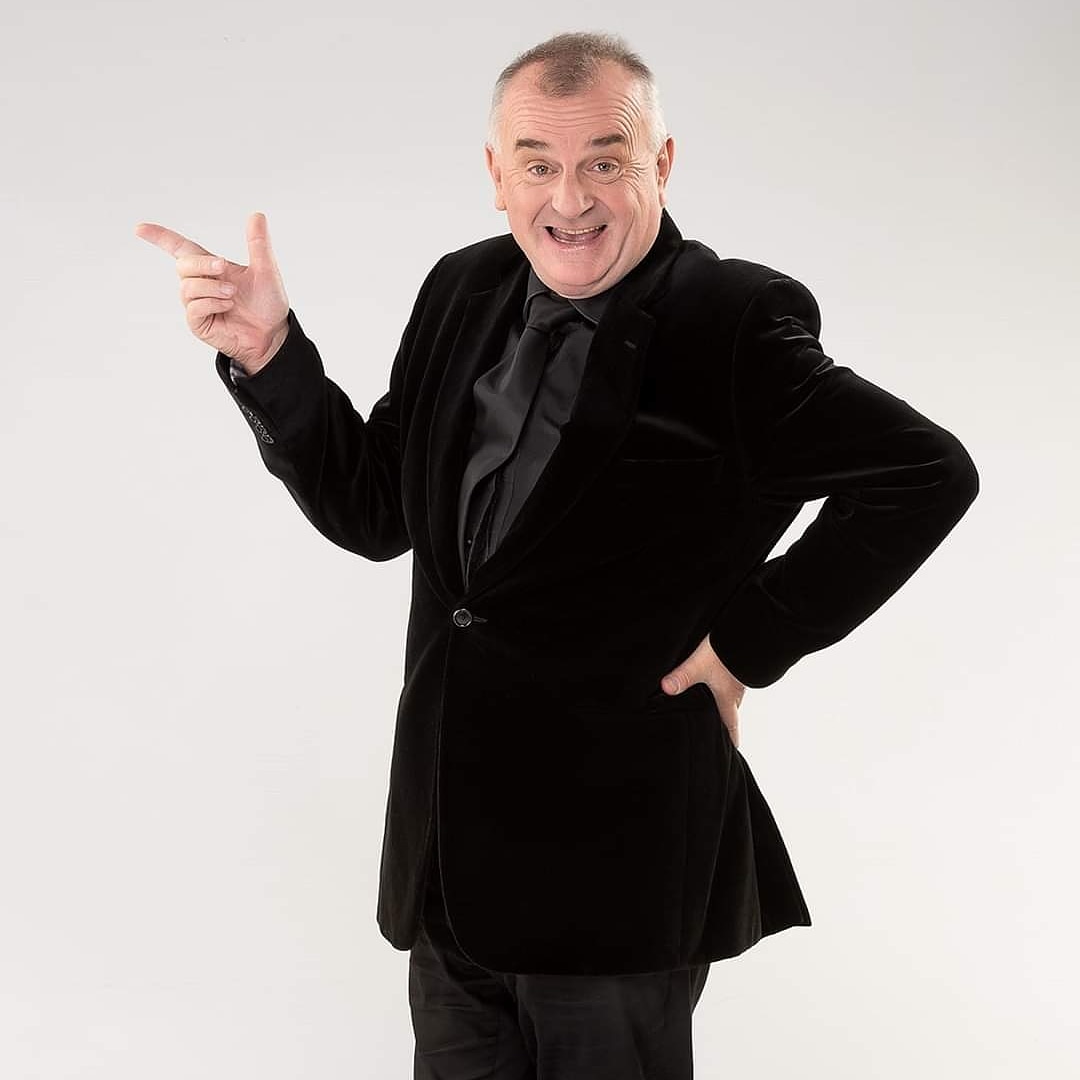 KnysnaTheatre's tweet image. Tonight is your last chance to catch the awesomely funny Mark Banks on Ice! (Sunday afternoon show is no longer happening)
Audiences have LOVED the show, and the theatre has been ringing with sounds of giggles and guffaws, cackles and chortles.
Tickets R160 at the door tonight.