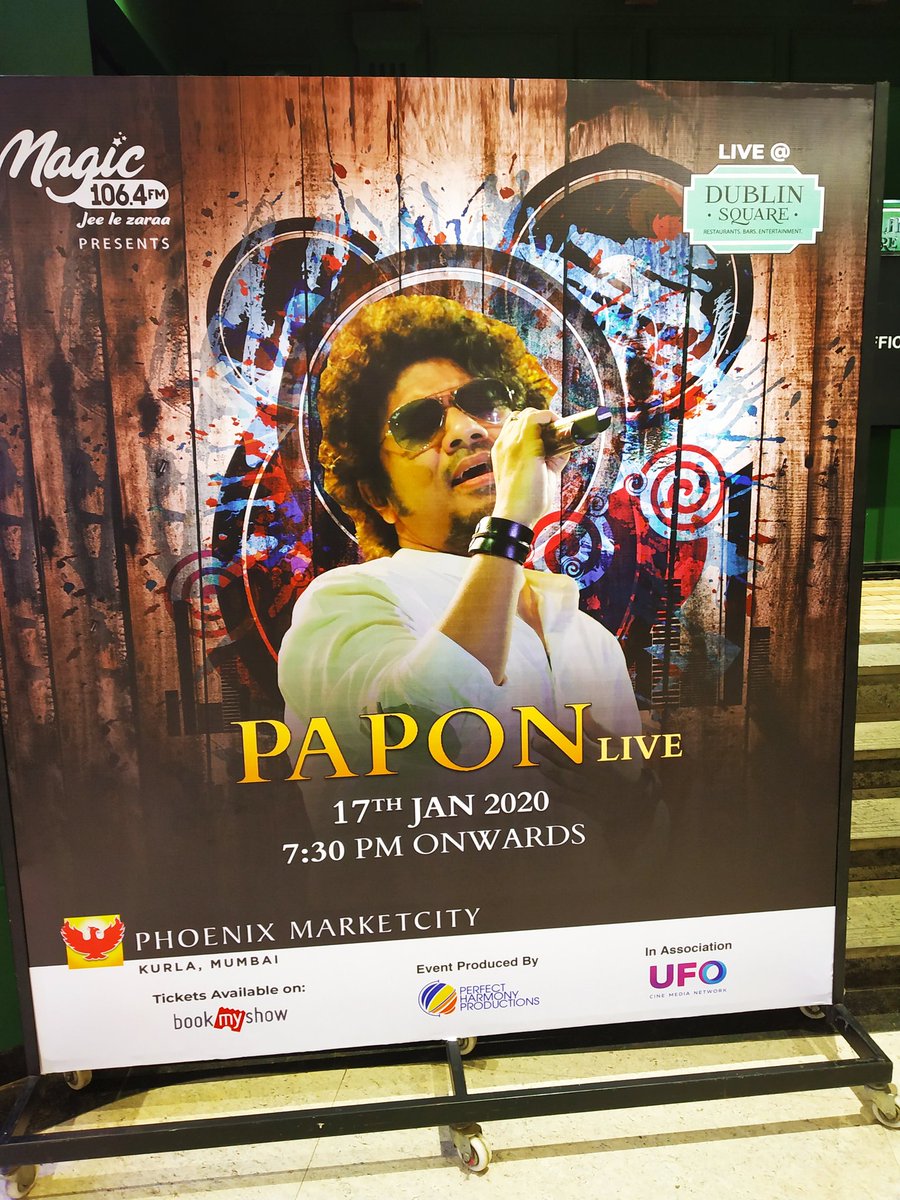 SANJAYRAJAK79's tweet image. What an amazing💕😍😍✨💕😍 evening, mind blowing performance, special
@paponmusic @magicfmmumbai
#MagicFmMumbai #JeeLeZaraa #papon #paponlive #mumbaimusic #bollywood #bollywoodmusic #mumbaiconcert #livemusic #concert #bollywoodconcert #mumbai #fridaynight