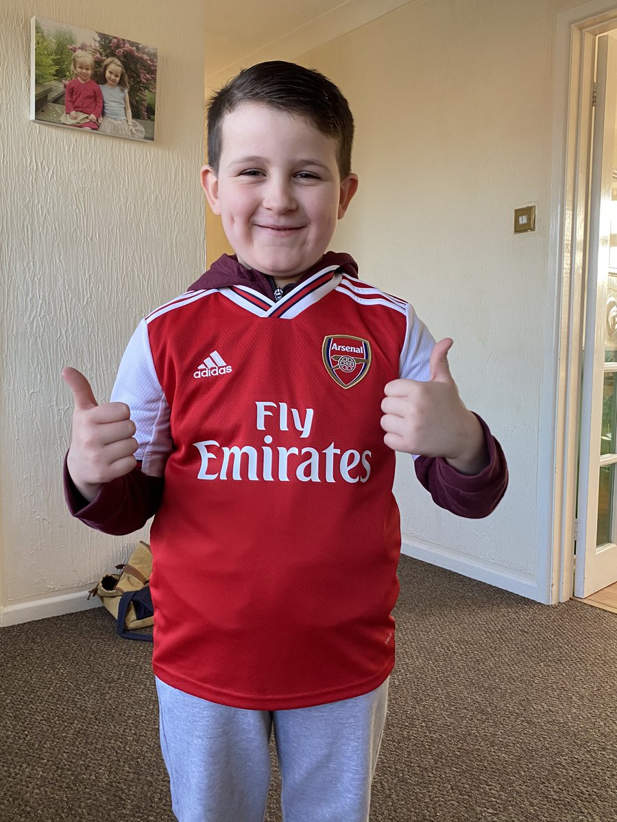 tom147moore's tweet image. One very excited junior gunner this morning going to his first ever @Arsenal match. He is gutted he won’t get to see @Aubameyang7 😢😢#arsenal #ARSSHU #firstPremGame