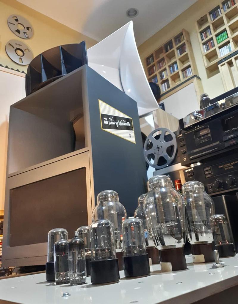 Berny2876's tweet photo. Triode Sound
Tube Sound 😍😍😍
#TubeSound #300B
#AltecLansingA7 #VoiceOfTheTheatre https://t.co/EMuXjQ80As