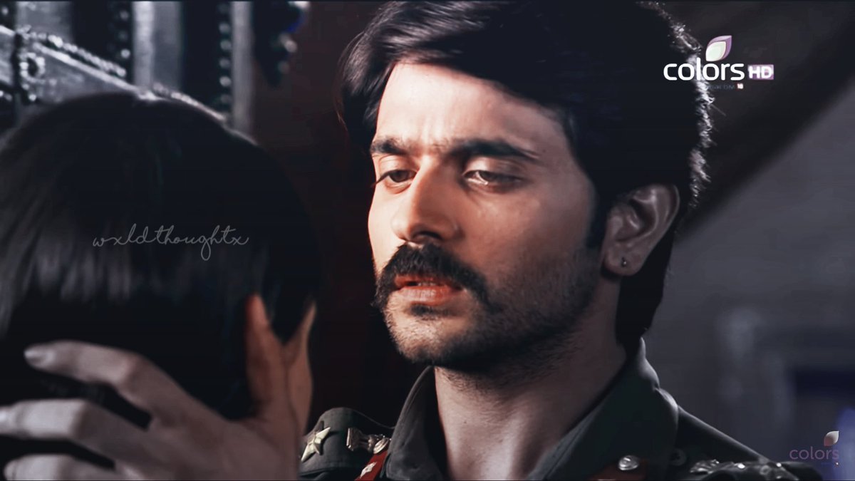 When Rudra filled her partition with a more intense shade than vermillion - the shade of blood  #SanayaIrani  #AshishSharma  #Rangrasiya