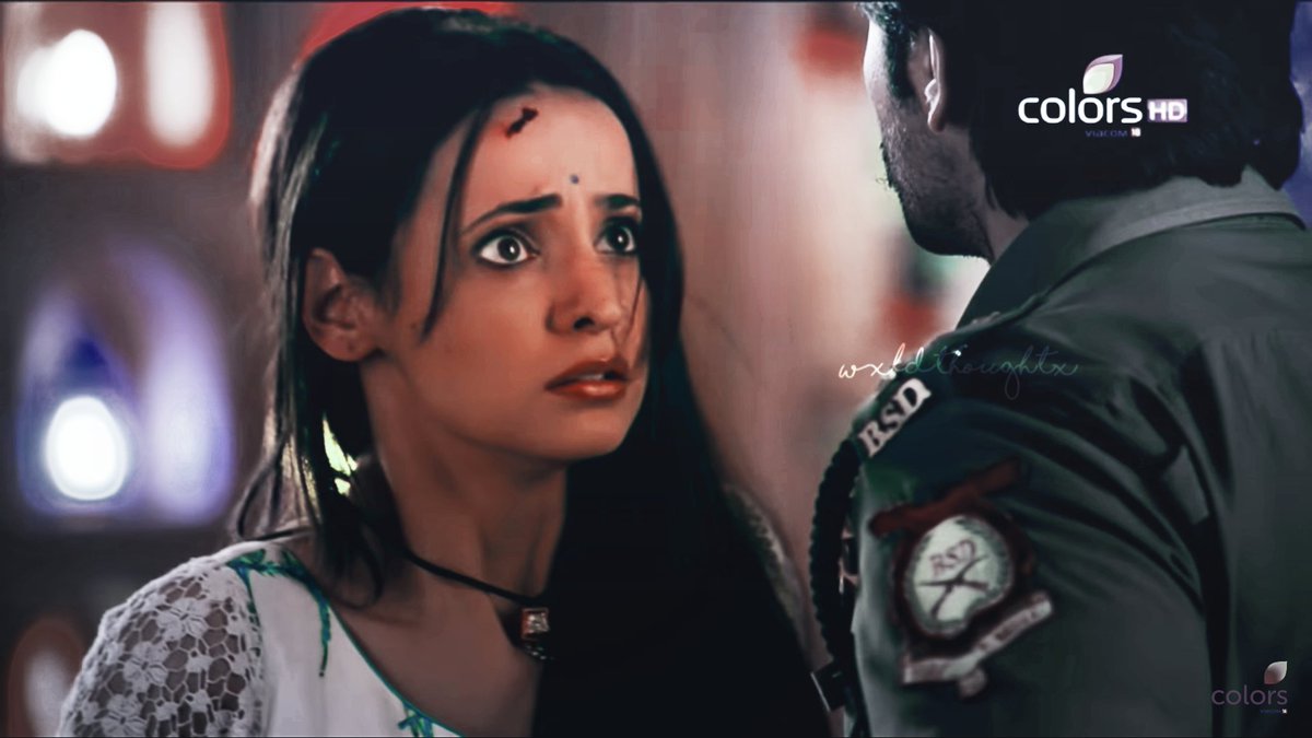 When Rudra filled her partition with a more intense shade than vermillion - the shade of blood  #SanayaIrani  #AshishSharma  #Rangrasiya