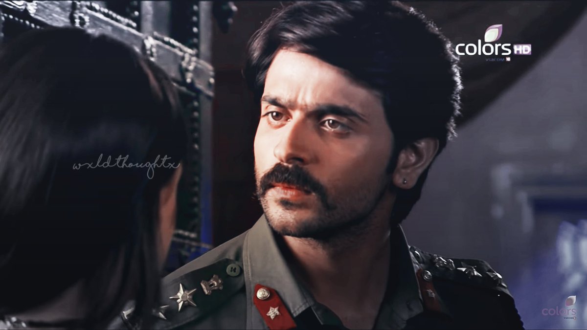 When Rudra filled her partition with a more intense shade than vermillion - the shade of blood  #SanayaIrani  #AshishSharma  #Rangrasiya