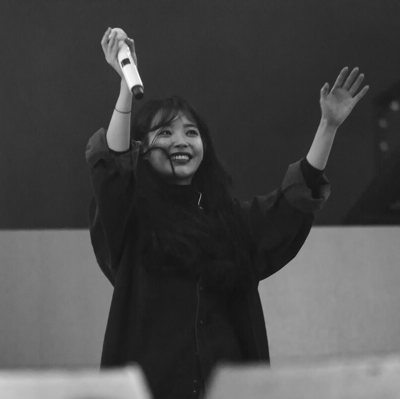 18/366 your smile takes the pain and sadness away. i love you alwaysss!   @_IUofficial  @lily199iu