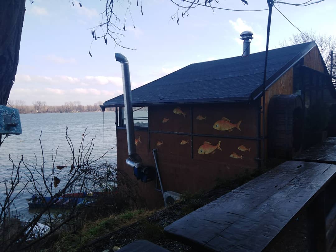 K_U_P_E_K's tweet photo. Klub za sport i rekreaciju #munzekonza #radecki #dunav #danube #jurimsunce☀️ https://t.co/5dFYDasmFd