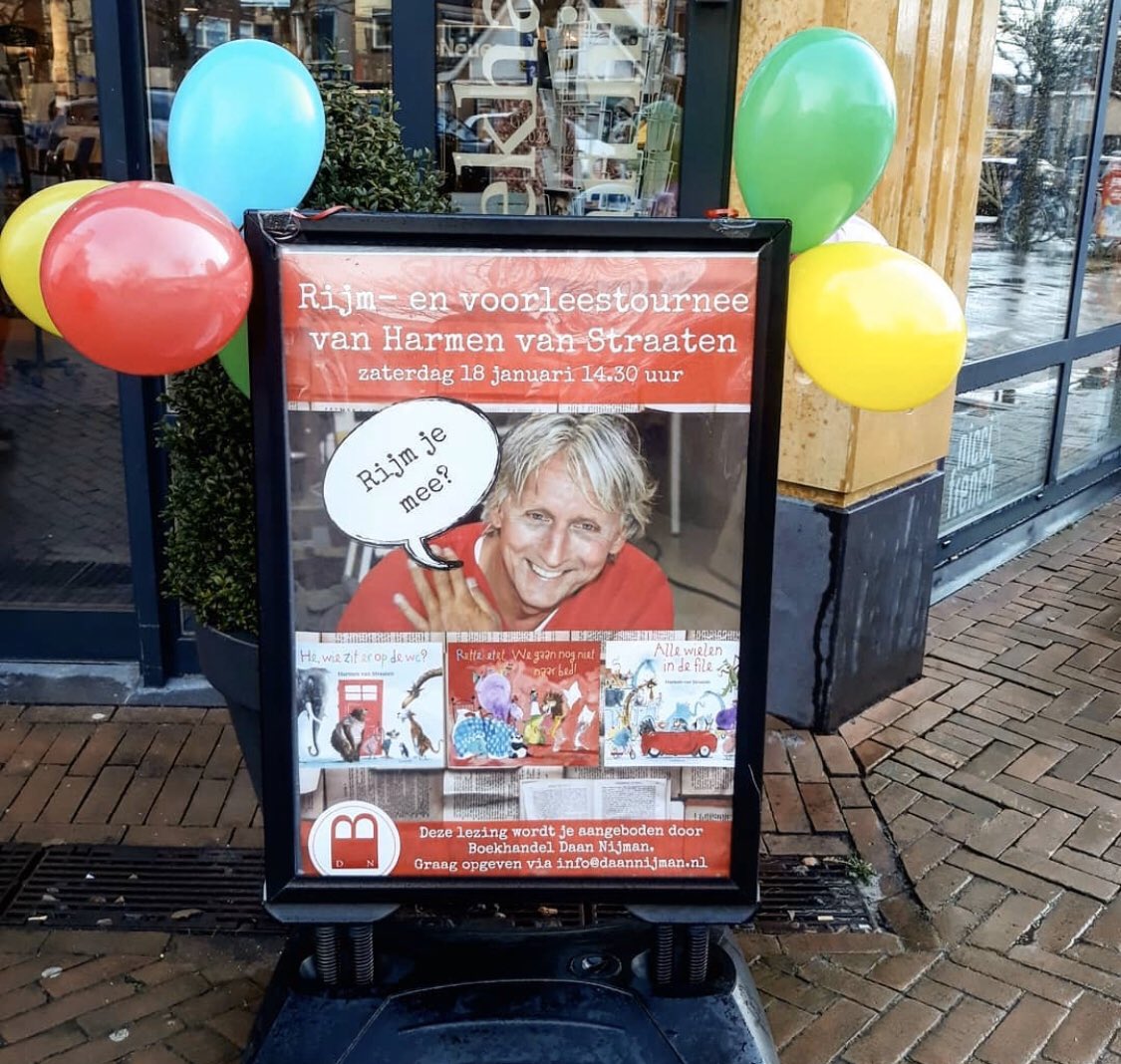 Vandaag:
Rijm- en voorleesfeest met @HarmenvStraaten. We beginnen om 14.30 uur. 
Kom je ook? 🎉