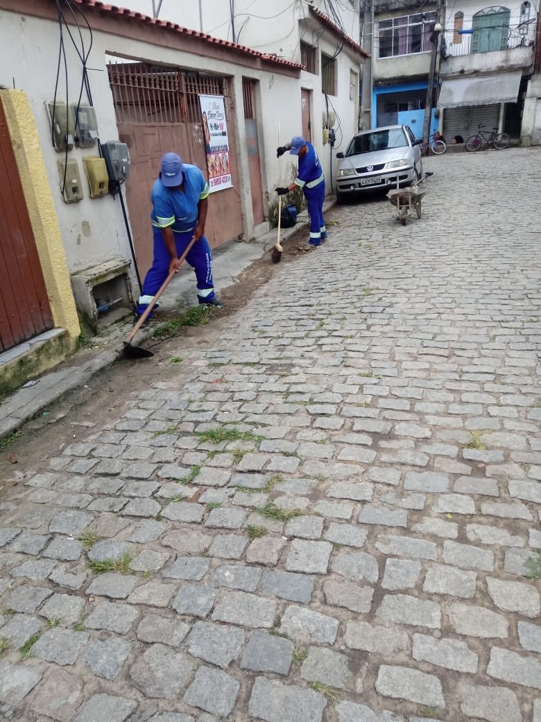 limpatech's tweet image. Hoje está sendo realizada uma capina na rua Calisto Fernandes no Bairro Brasília.

Benefício das capinas nas vias publicas:

• Proteção à saúde pública e ao meio ambiente
• Estética urbana
• Maior segurança

#PorumaMacaeMelhor @draluiziojunior