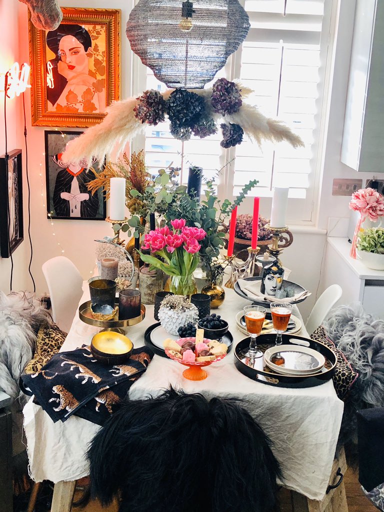 alexcrabtreepr's tweet photo. Table styling #interiorstyling #kitchenstyling #kitchenpr
https://t.co/giFQ0p5v8m https://t.co/TahJPJEPIm