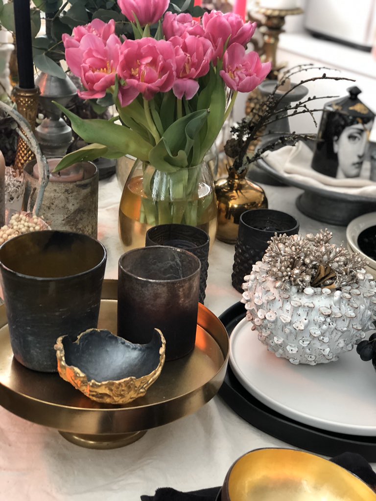 alexcrabtreepr's tweet photo. Table styling #interiorstyling #kitchenstyling #kitchenpr
https://t.co/giFQ0p5v8m https://t.co/TahJPJEPIm
