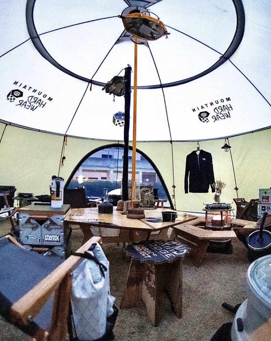 ⛺ MOUNTAIN HARD WEAR のテント！ユルティニ ✨広くてカッコいいです
