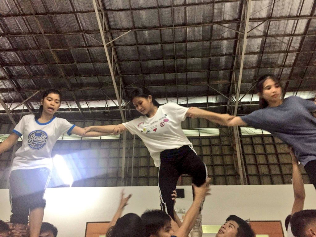 yashandaki's tweet photo. #frUsTrAted
#kAmEngtAtLo
#hALpp
#tugofwar https://t.co/DuGZrTjZOP