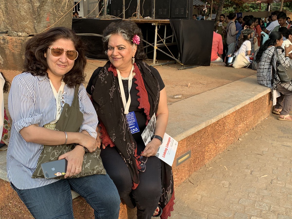 At the @KeralaLitFest with @hemalisodhi the festival advisor, taking out a moment in the sun! Up next, my conversation with @DalrympleWill on Forgotten Masters