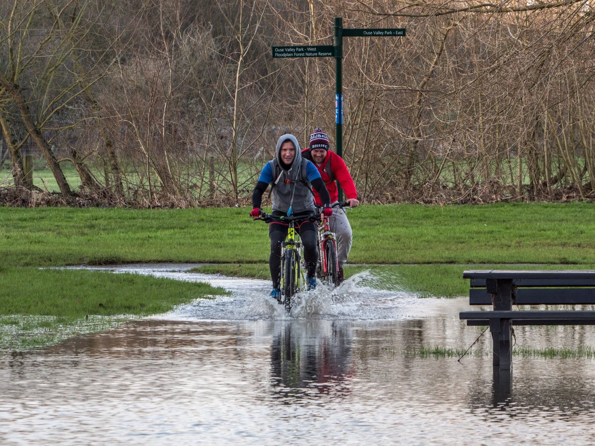 GillPrincePhoto's tweet photo. Anyone know who these two intrepid cyclists are?! They joked about me sending them the photos as they rode off. The only clue is the hat ;-) @BourneRUFC #FloodplainForest #MiltonKeynes @TheParksTrust @AndyLingwood @scenesfromMK https://t.co/rLYtOznwFO