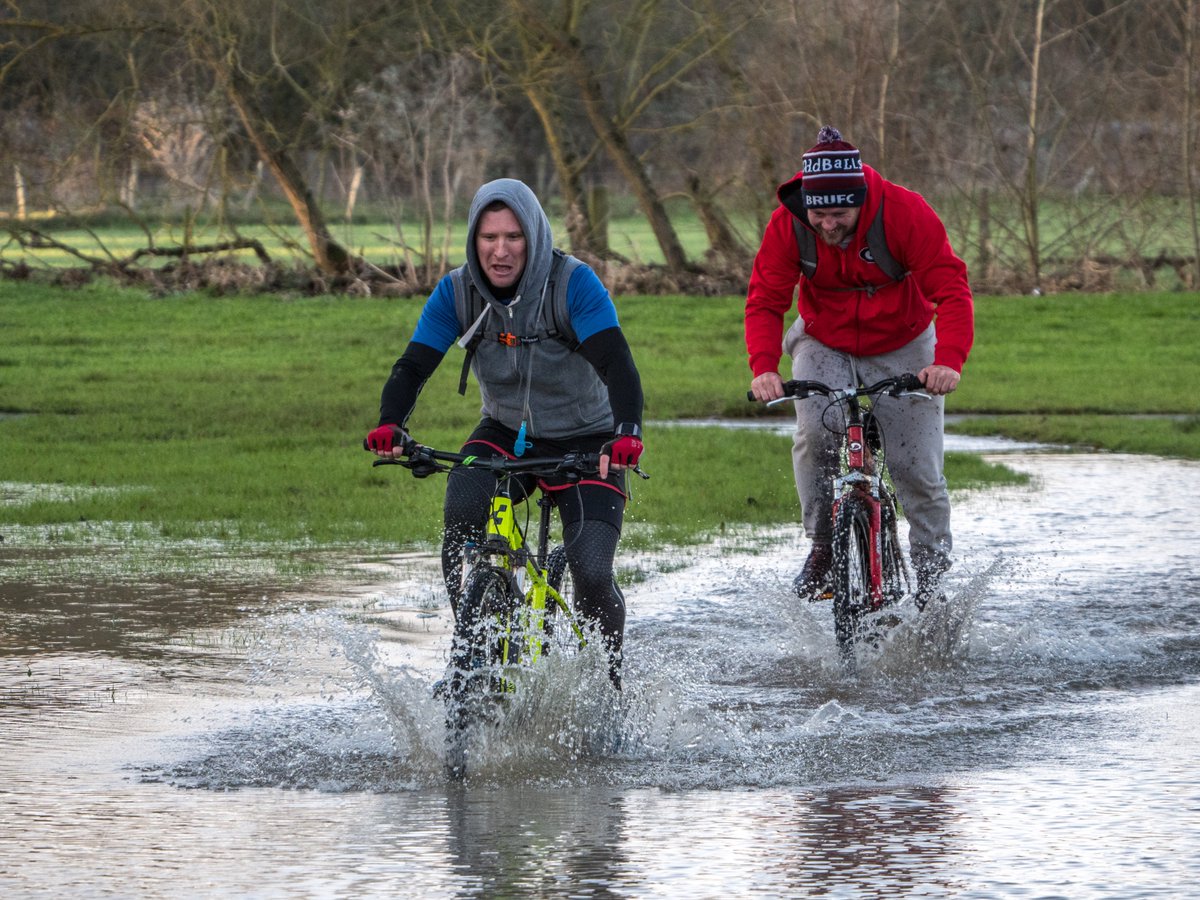 GillPrincePhoto's tweet photo. Anyone know who these two intrepid cyclists are?! They joked about me sending them the photos as they rode off. The only clue is the hat ;-) @BourneRUFC #FloodplainForest #MiltonKeynes @TheParksTrust @AndyLingwood @scenesfromMK https://t.co/rLYtOznwFO