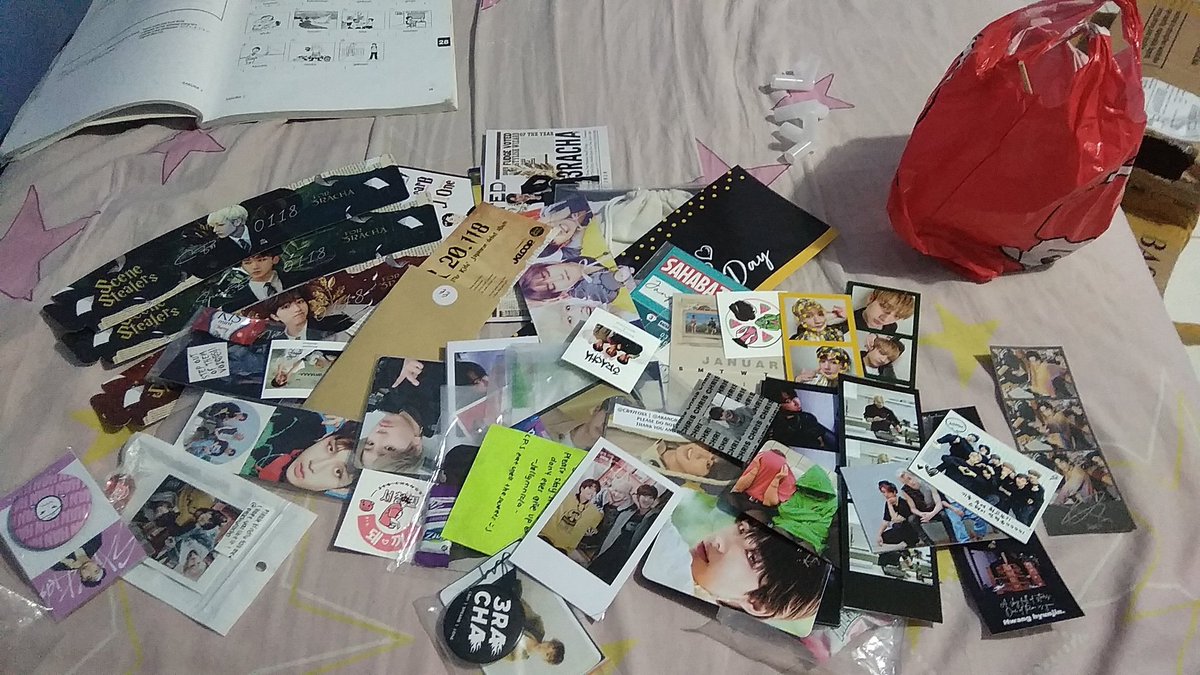 cheonribang's tweet photo. Terimakasih yg udah kasih freebiesnya ke aku:') di @SCENERACHA maaf gabisa tag satu2 lupa soalnya😭😭😭😭 https://t.co/PppVvEGHv5