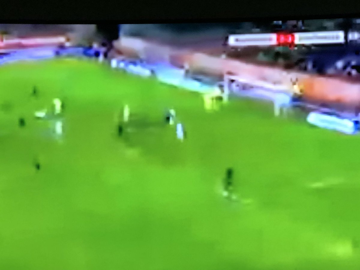 flodder555's tweet photo. @SkySportDE Danke für die gute Qualität bei Sky Ticket. War ca 2 Minuten so https://t.co/6kqNxQNjLa