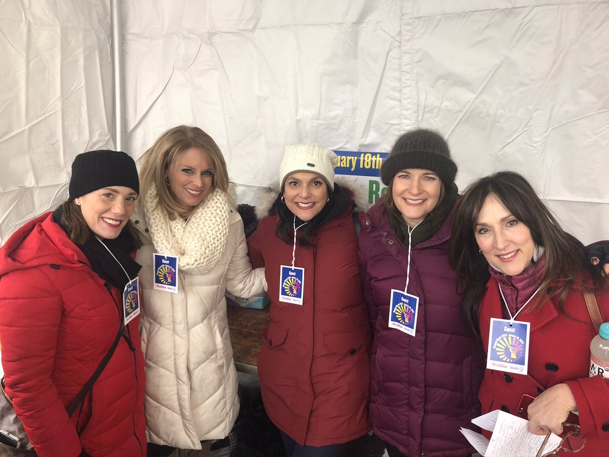 Layered up and ready to ROAR #riseandroar #WomensMarchNYC #WomensMarch2020 <a href="/RomaTorreNYC/">Roma Torre</a> <a href="/RamirezJeanine/">Jeanine Ramirez</a> <a href="/amandafarinacci/">Amanda Farinacci</a> <a href="/MarisolSedaNews/">Marisol Seda</a>