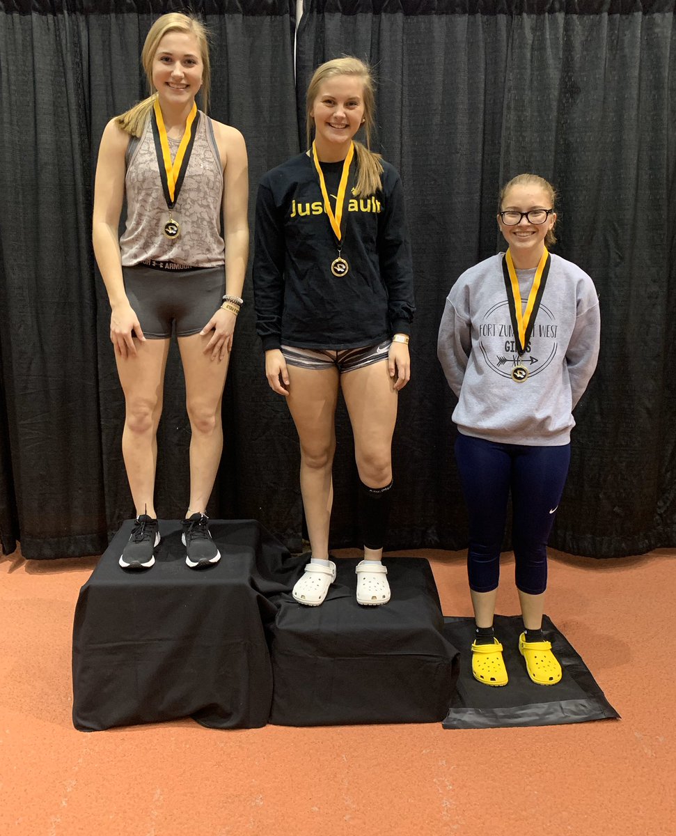 Girls’ Pole Vault Results
🥇Katie Candrl - 3.05m (10-0)
🥈Samantha Schupp - 2.60m (8-6.25)
🥉Taylor Kanne - 2.15m (7-0.5)