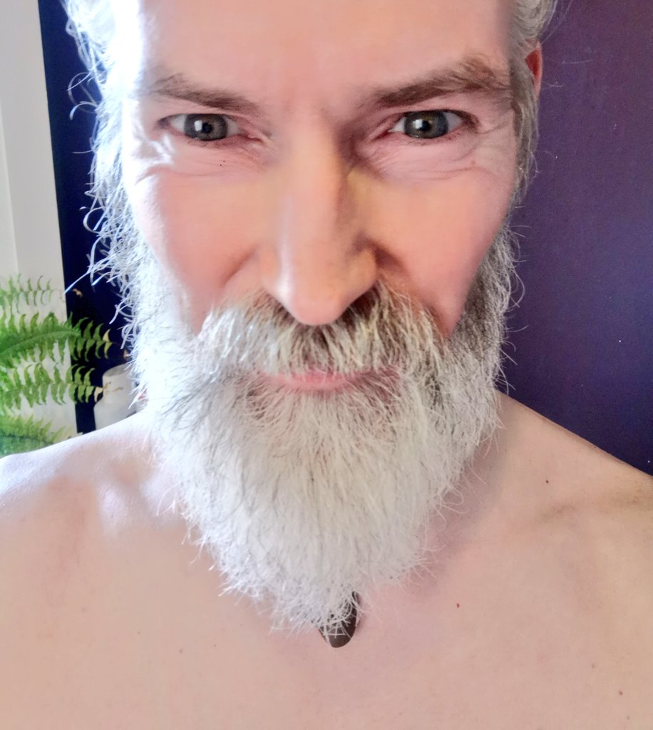 joncampling's tweet photo. Beard Before and after.
All done π€π I get great pleasure now I trim it byHand with scissors.
X
#beardstyle #beardlove #beardDIY
#actor #model #hairdresser #streamer #irl https://t.co/peumppSukY