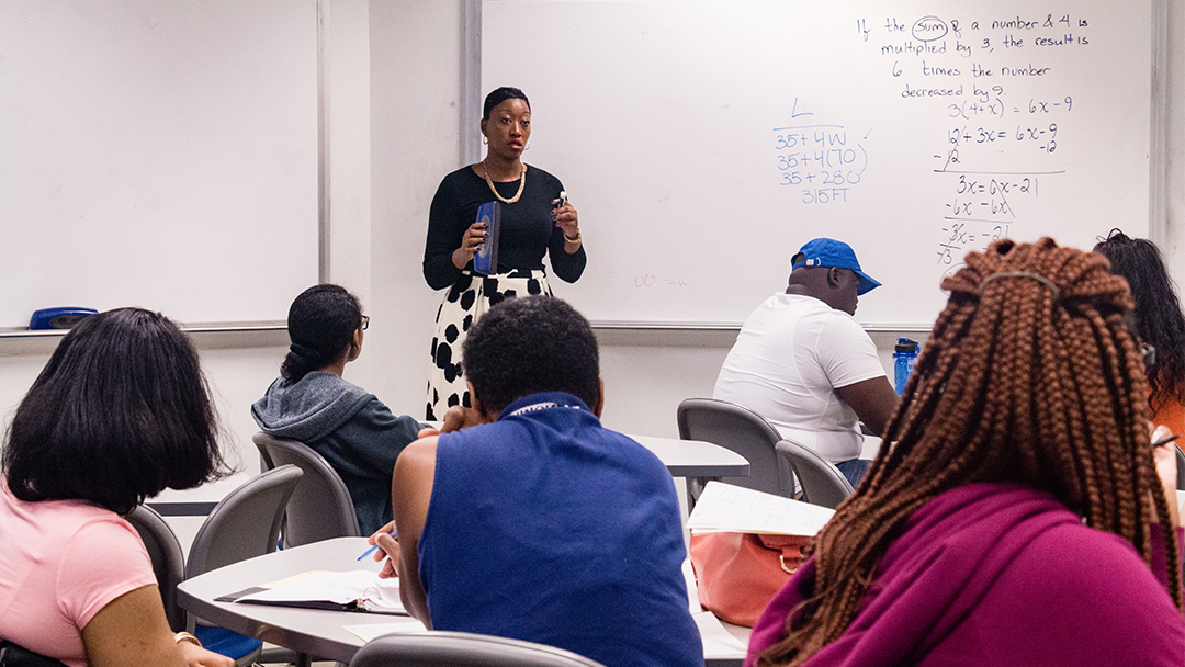 pgccnews's tweet image. Today is the last day to register in-person for spring classes. Stop by the Largo campus to meet with an advisor! We’re here until 1 p.m.! #SpringRegistration #RegisterToday #PGCC