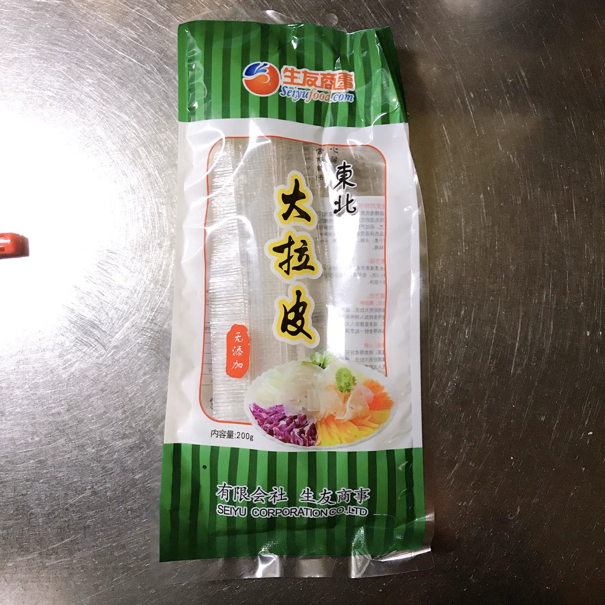 とにかく美味い。無限むちむちの大拉皮(だーらーぴー)。味もすぐ染み込む。甘辛の味噌で豚肉と一緒に炒めてごらんよ。1発KOだよ。