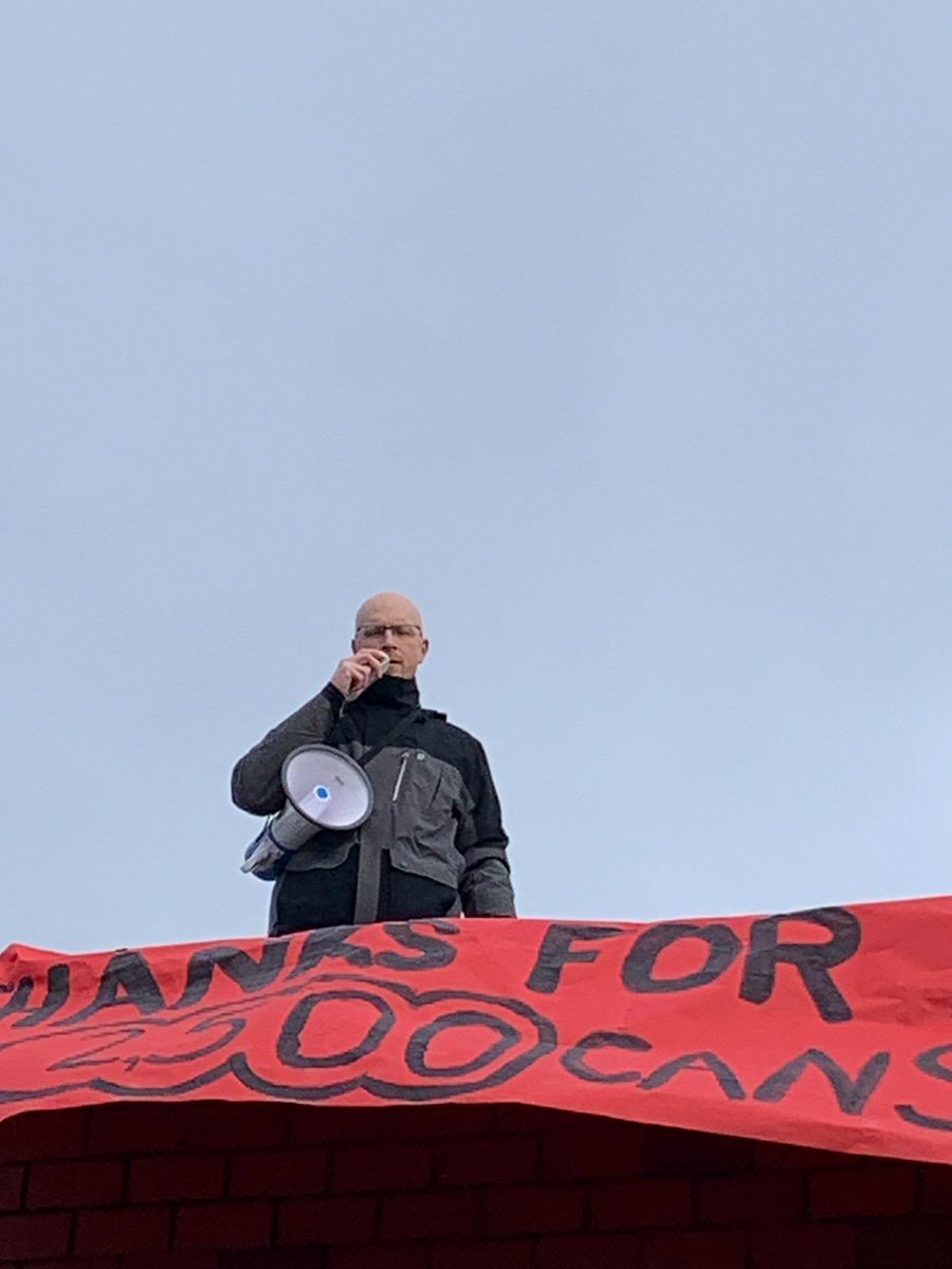 The students at <a href="/GRMSTBirds/">Gordon Russell MS</a> met their canned food drive goal and <a href="/Rolland_Hayden/">Rolland Hayden</a> spent his day on the roof of the school as a thank you. <a href="/greshamschools/">Gresham-Barlow SD</a>  #InspireEmpowerThrive