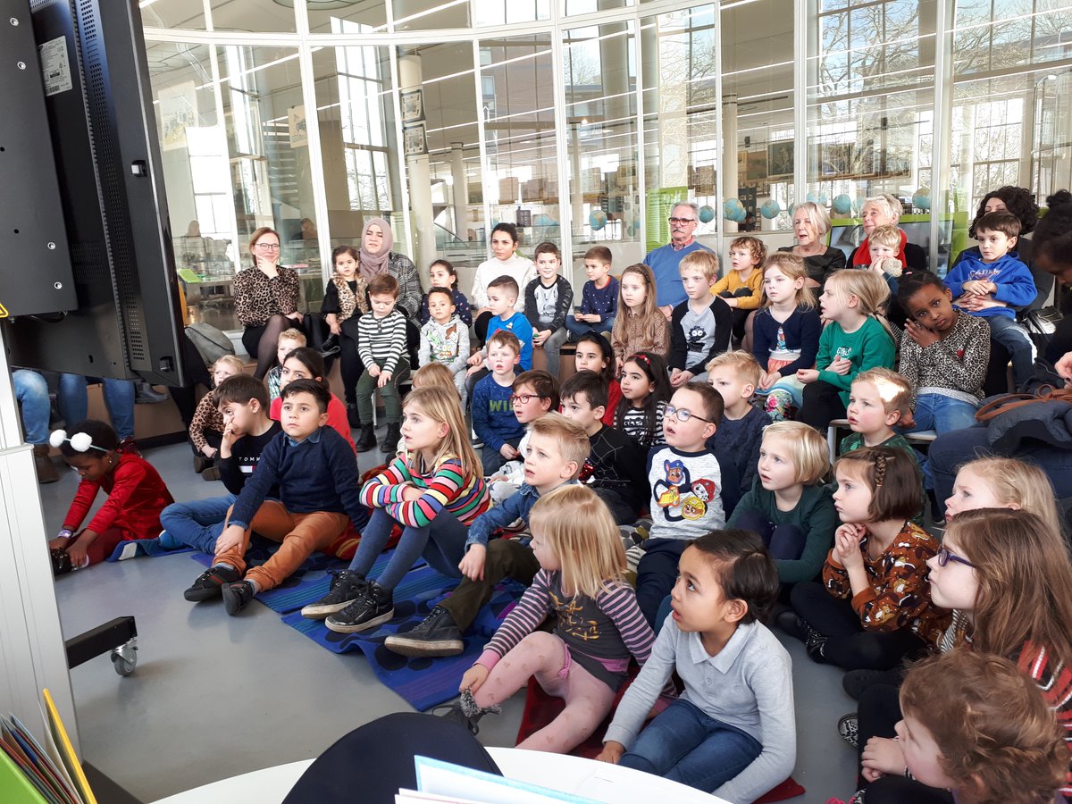 Geslaagd eerste Voorleesfeestje van #SV Stichting Voorlezen in het @Onderwijsmuseum  #Dordrecht
