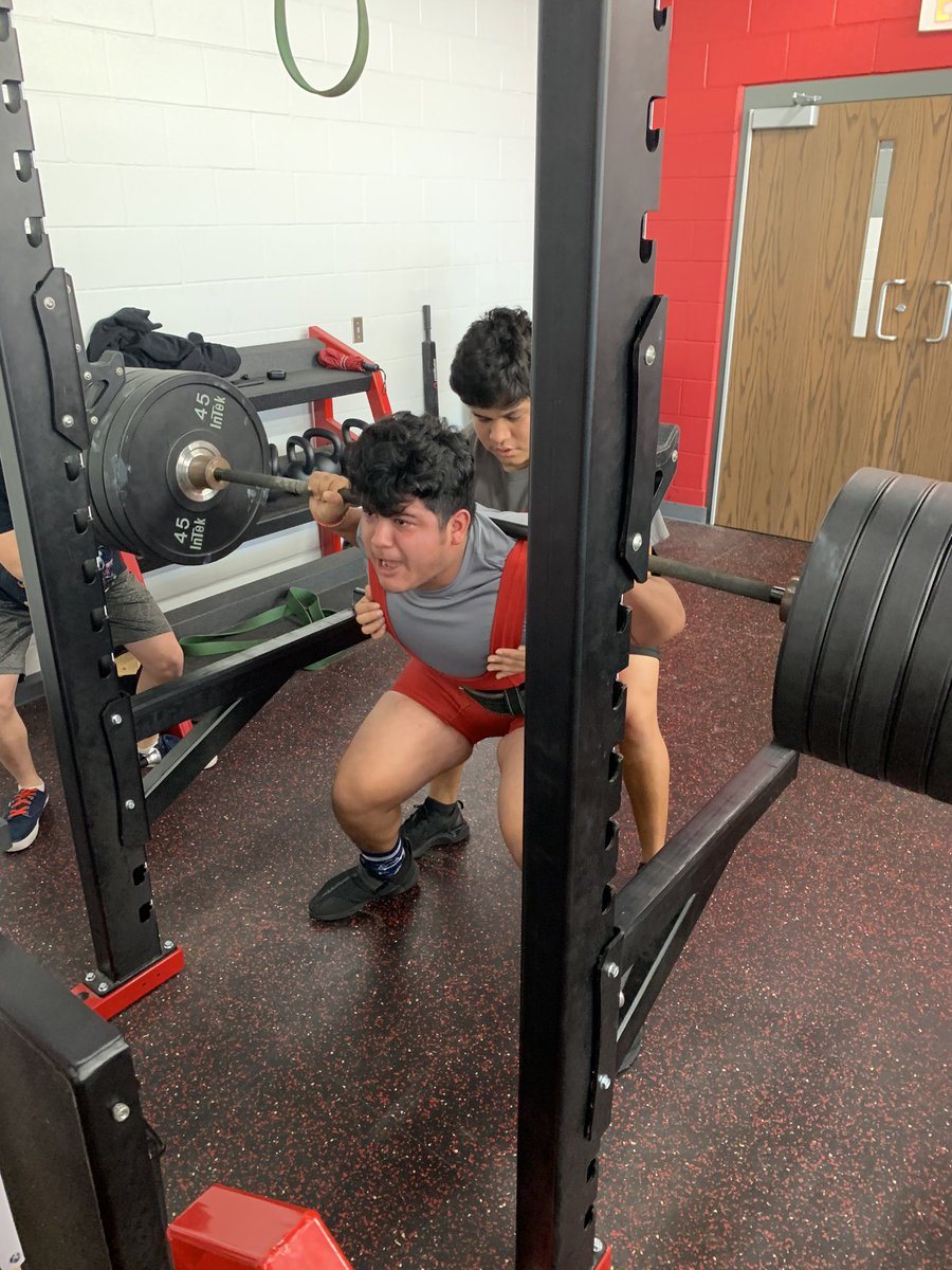 MHSCardsPWL's tweet photo. Boys/Girls Powerlifters putting in some extra work in preparation for our meet on Wednesday. These kids are not afraid of work! #COMPETE https://t.co/UpiM2RLD7K