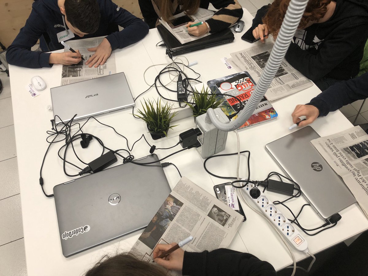 gbonanome's tweet photo. Più entusiasmo a un futuro pirotecnico!! #newspaperblackout @coderdojopd per imparare HTML e CSS #becool #dojopics https://t.co/aLUJjyNZgA