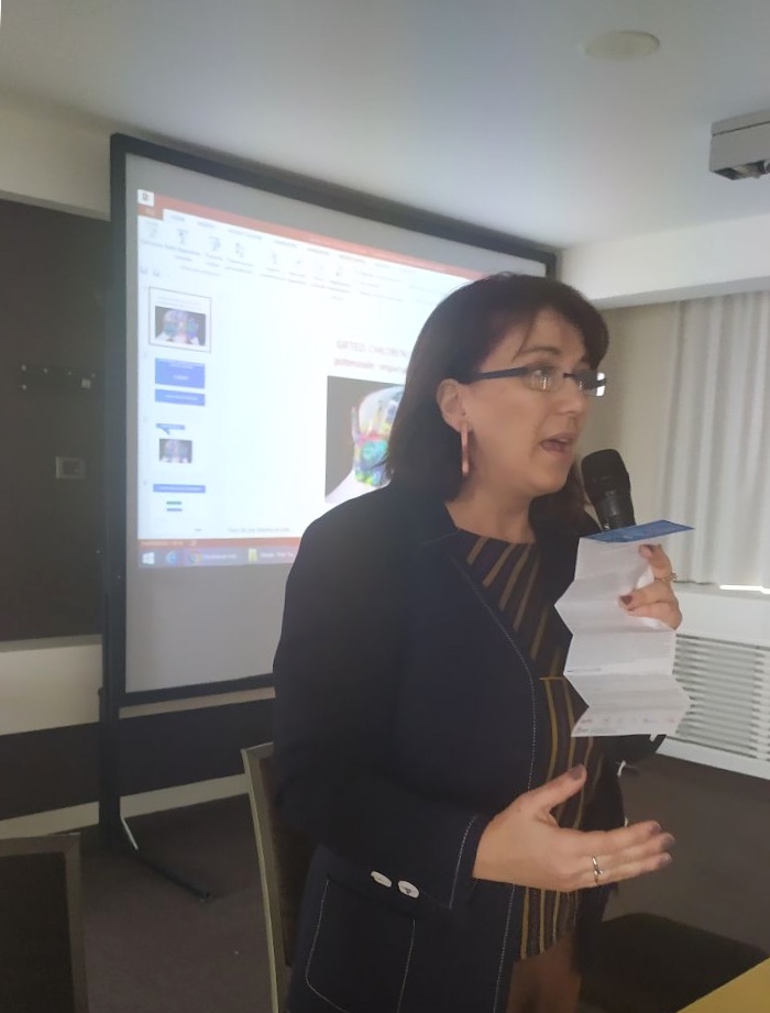 tfd_acqua's tweet image. Corso sull&apos;alto potenziale cognitivo con il #LabTalento @unipv Il weekend finale a #Bari #18gennaio #19gennaio presso Uni.Versus Csei #gifted🔬Elisa Forte, fondatrice #ReteAltoPotenziale #Bes Per maggiori info👉
cittafamiglie.it/2020/01/16/cor…